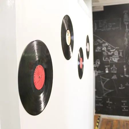 Alface Hall & Bar ホステル *