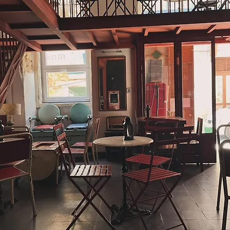 Alface Hall & Bar Хостел