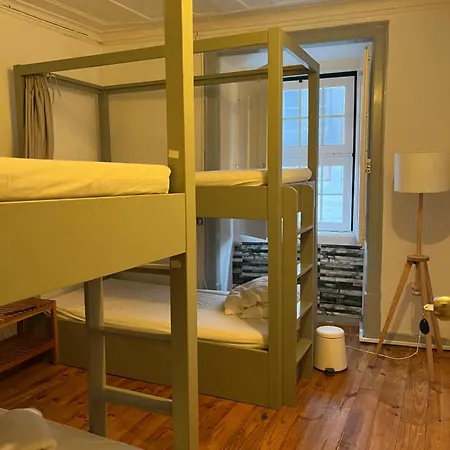 Alface Hall & Bar ホステル *