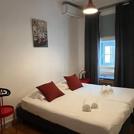 Alface Hall & Bar Hostel *