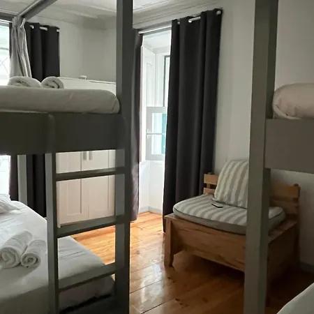 Alface Hall & Bar Hostel Lissabon