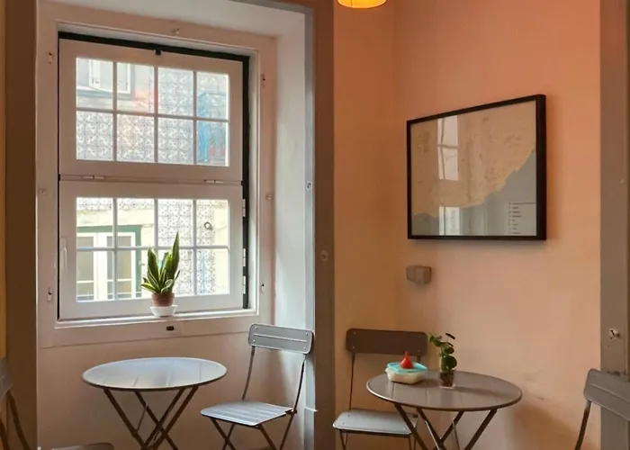 Alface Hall & Bar Hostel