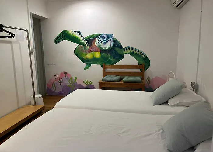 Hostel Alface Hall & Bar *