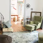 Alface Hall & Bar Хостел
