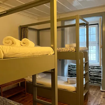 Hostel Alface Hall & Bar