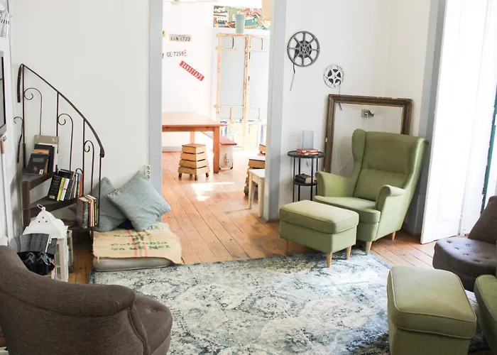 Alface Hall & Bar Хостел