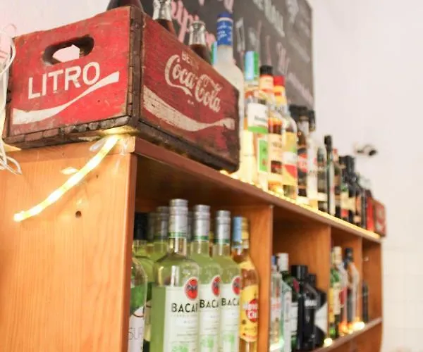 Alface Hall & Bar Хостел *