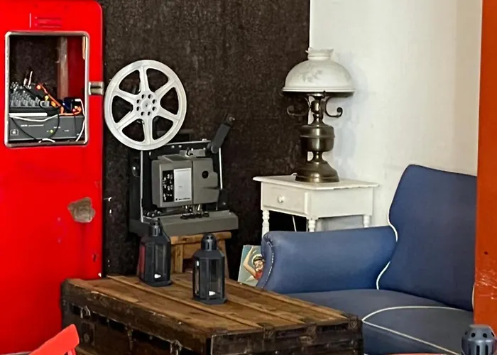 Alface Hall & Bar * Лиссабон