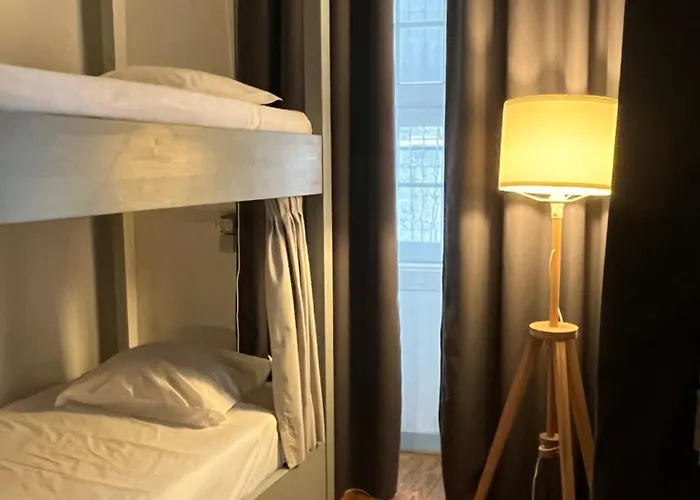 Хостел Alface Hall & Bar Лиссабон