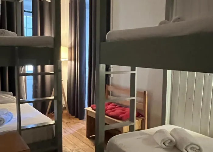 Alface Hall & Bar Хостел *